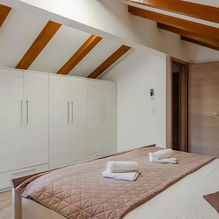 Four Seasons Apartamento *