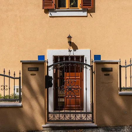 Four Seasons Apartamento