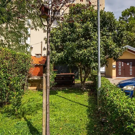 Four Seasons Apartamento